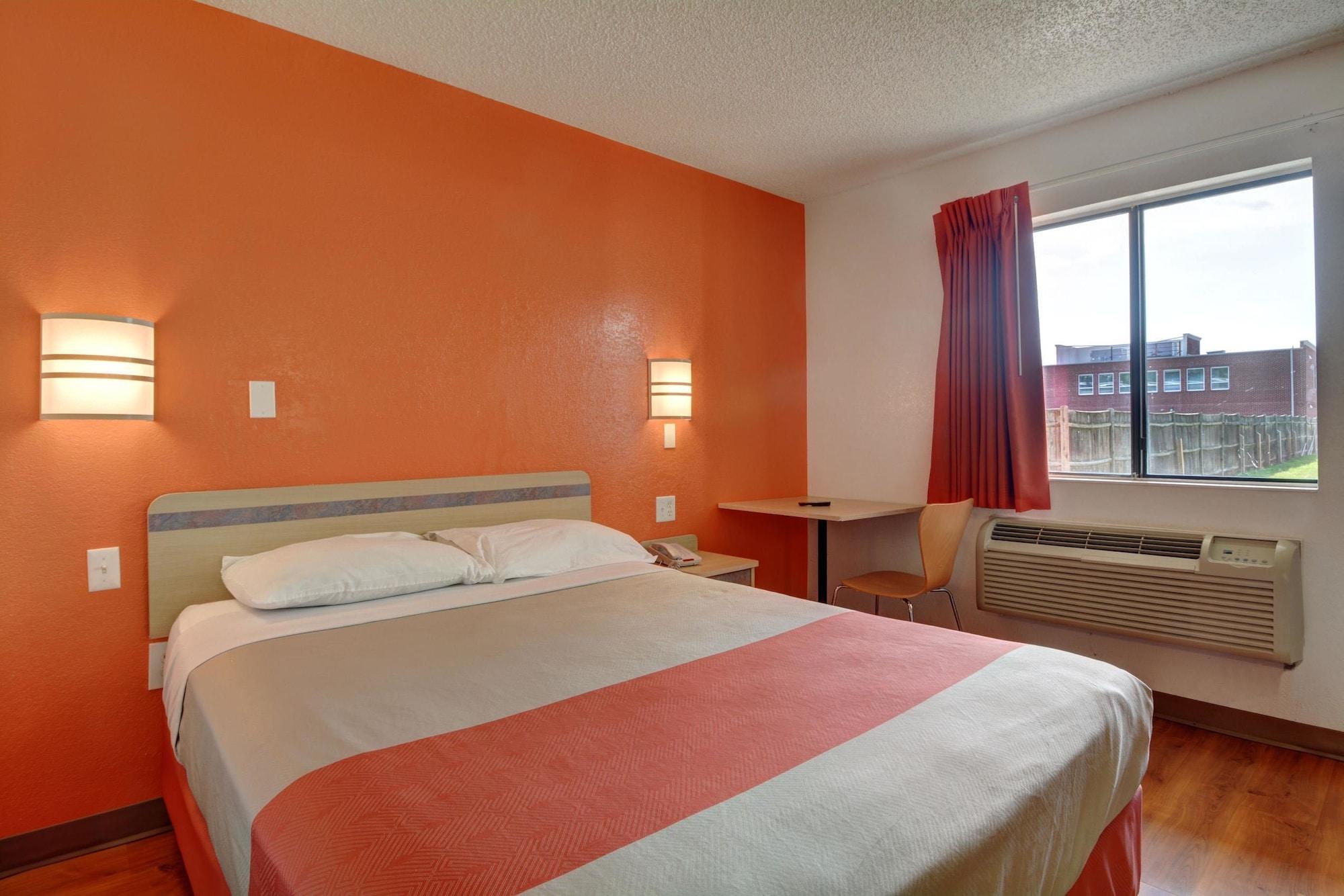 Hotel 6-wethersfield, Ct - Hartford 2*