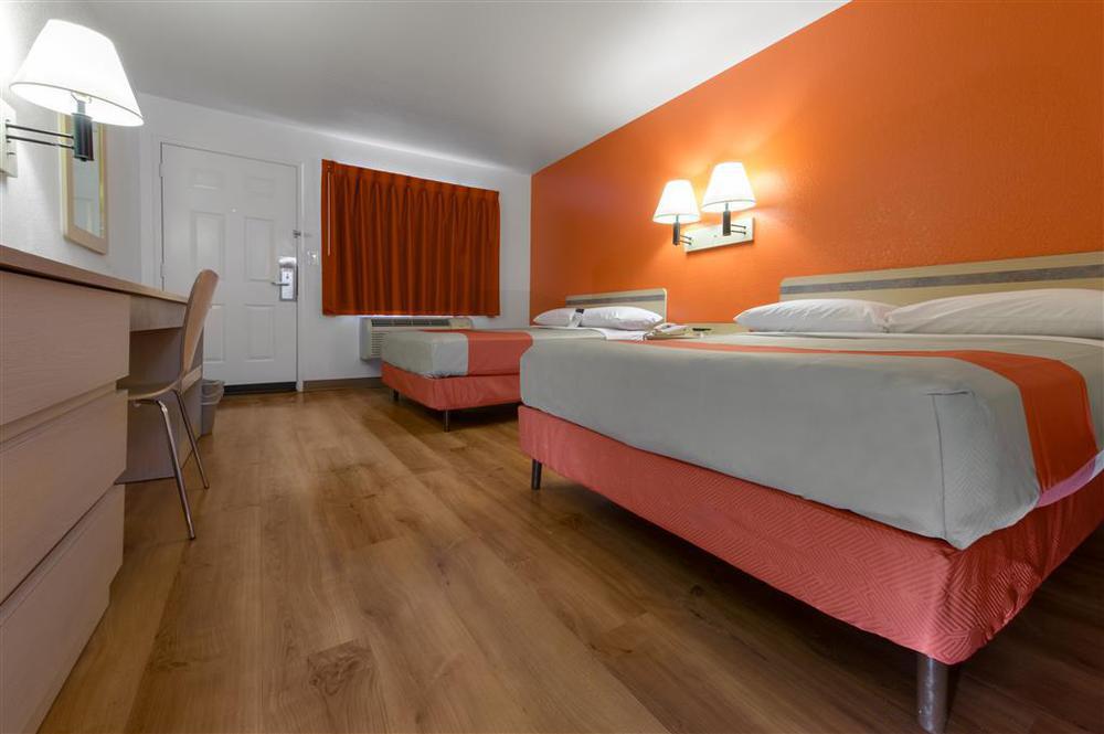 Hotel 6-wethersfield, Ct - Hartford